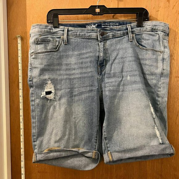 Size 18 - Mossimo - Light Blue Denim Shorts - W40" - Picture 1 of 7